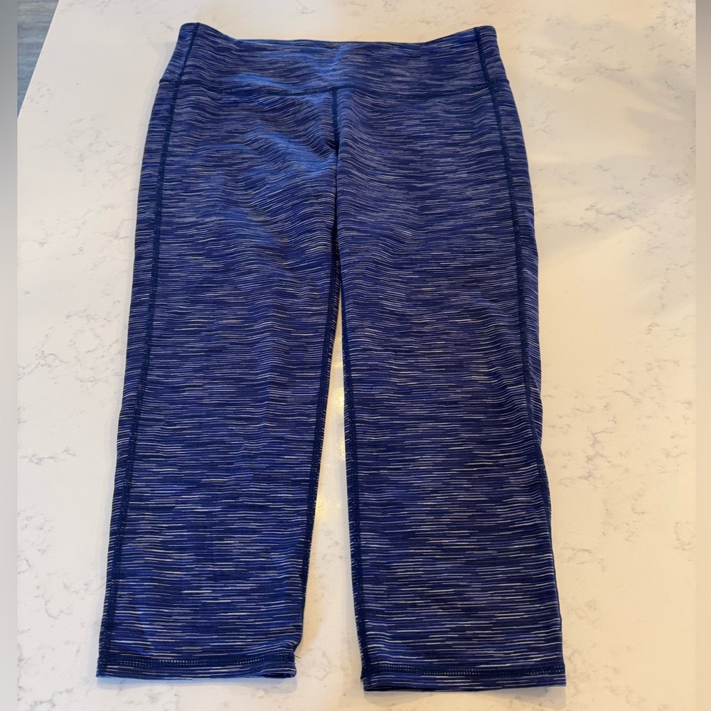 Athleta women’s workout cropped leggings